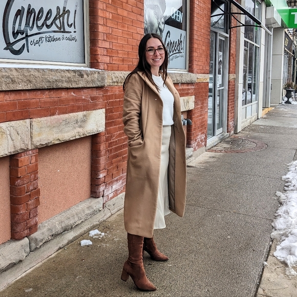 Meet your Posher, Ally - Picture 1 of 1